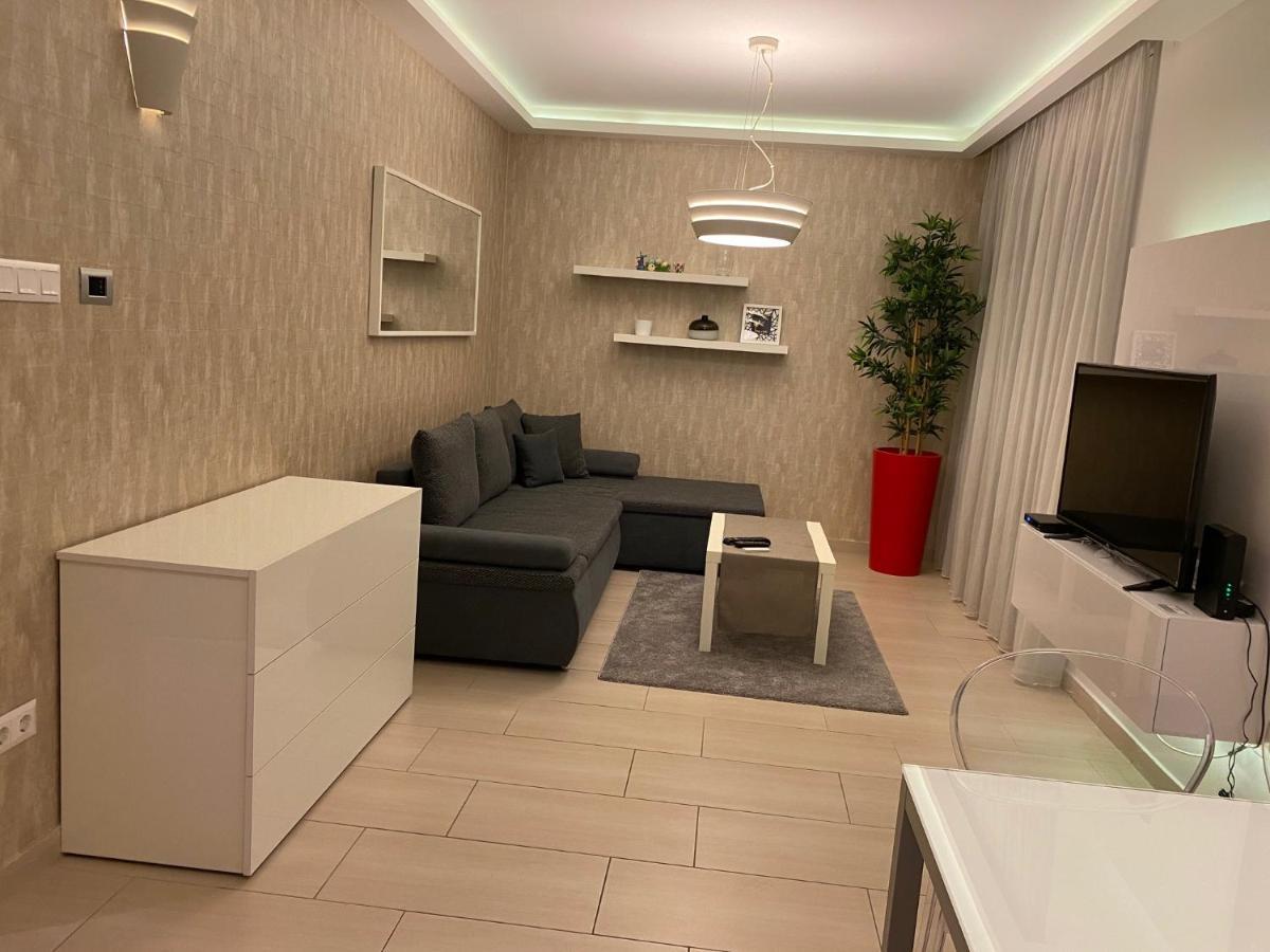 Parizsi Udvar I. Apartment Дебрецен Екстер'єр фото